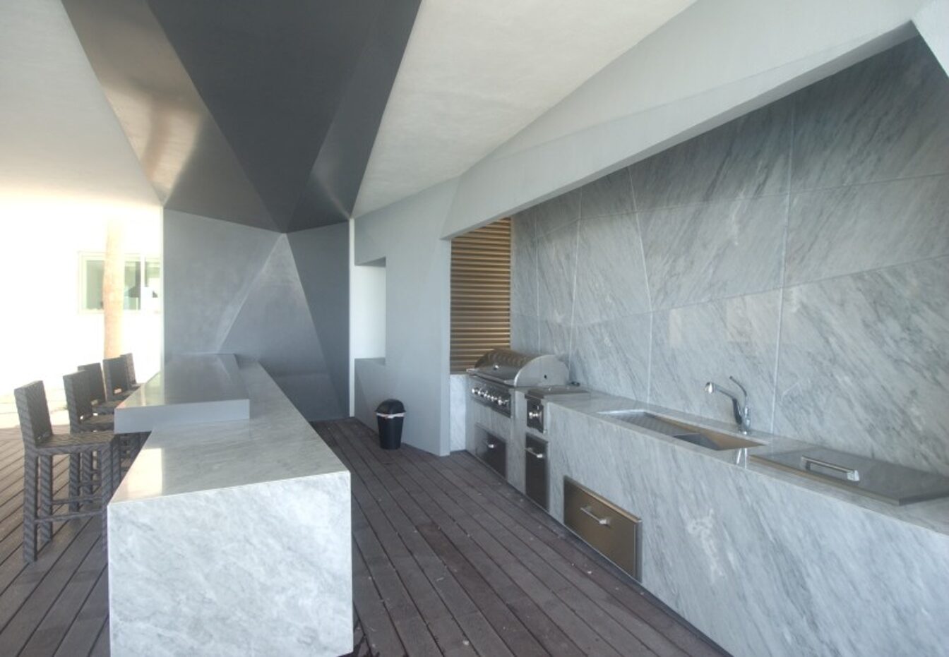 Casa en venta isla dorada cancún - barra zona de bbq vista lateral