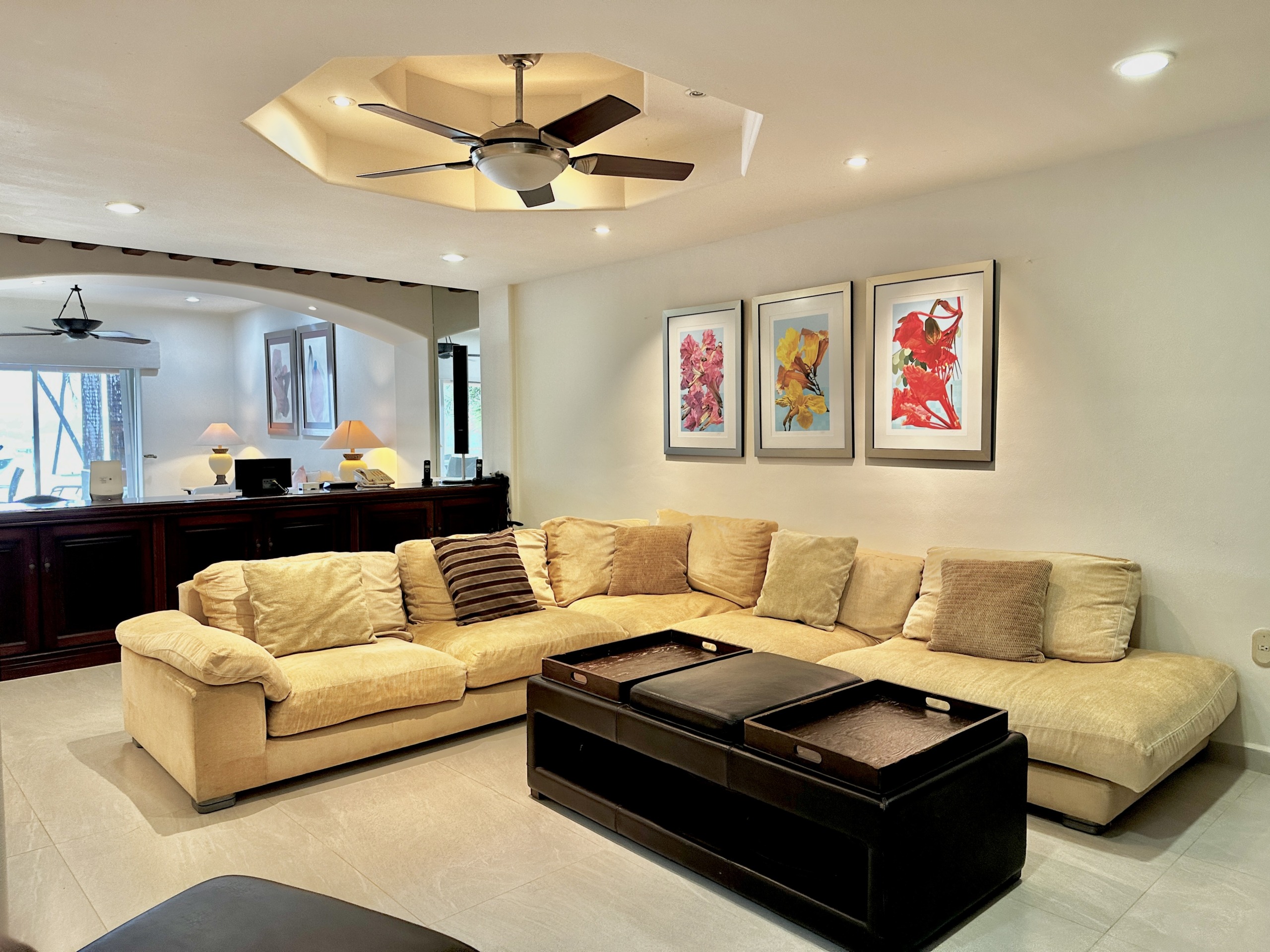 Departamento en Venta en Cancún en Zona Hotelera en Isla Dorada Sala de Estar