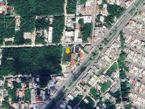 Terreno en Venta en Av. Huayacan Cancún Foto Aérea