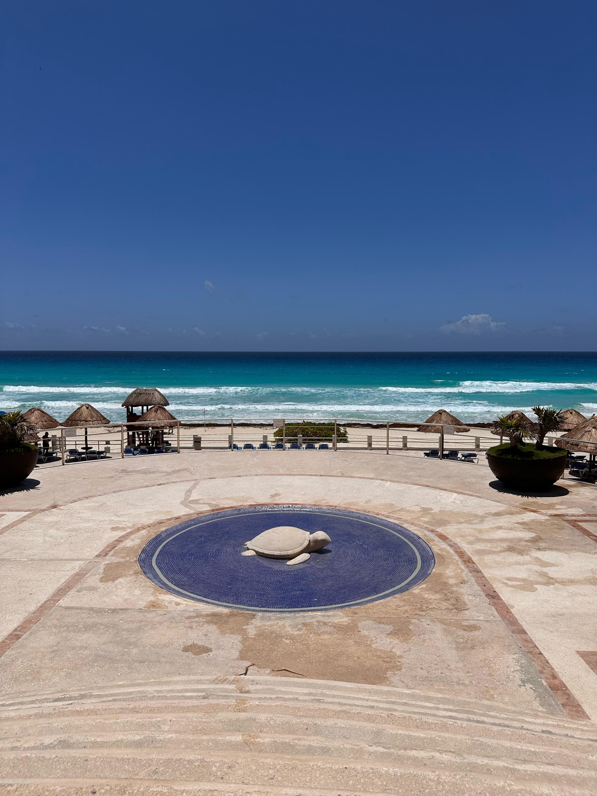 Departamento en venta en Zona Hotelera de Cancún frente al mar-Vista Playa